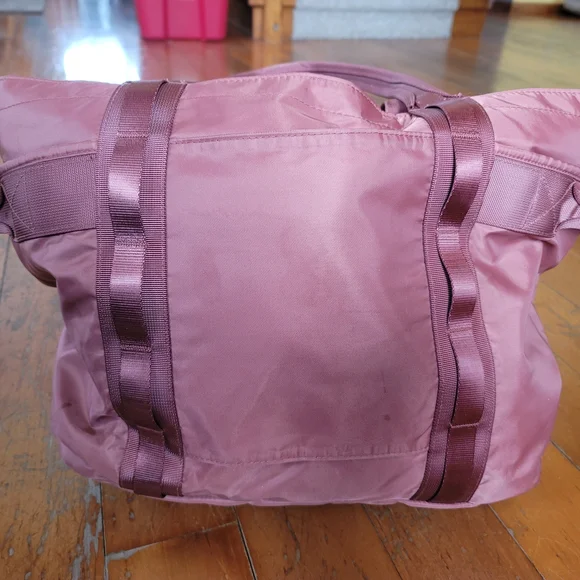 Tommy Bahama Tote - Picture 6 of 8